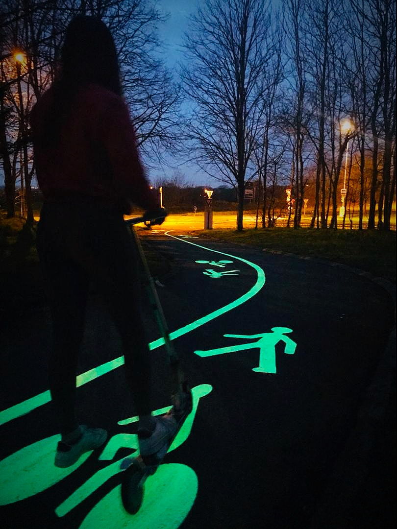 Piste cyclable lumineuse LuminoKrom – OliKrom©