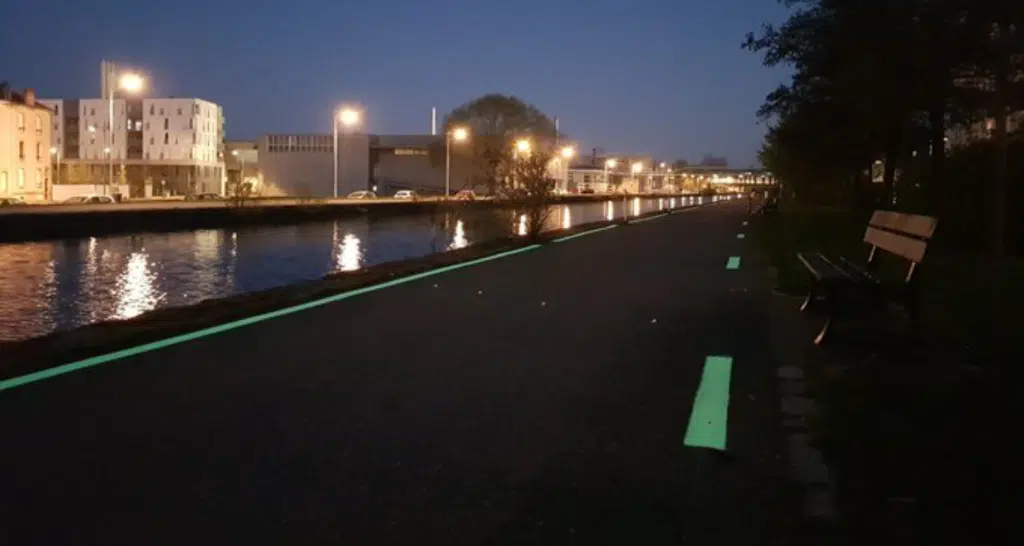 Piste cyclable luminescente à Nancy