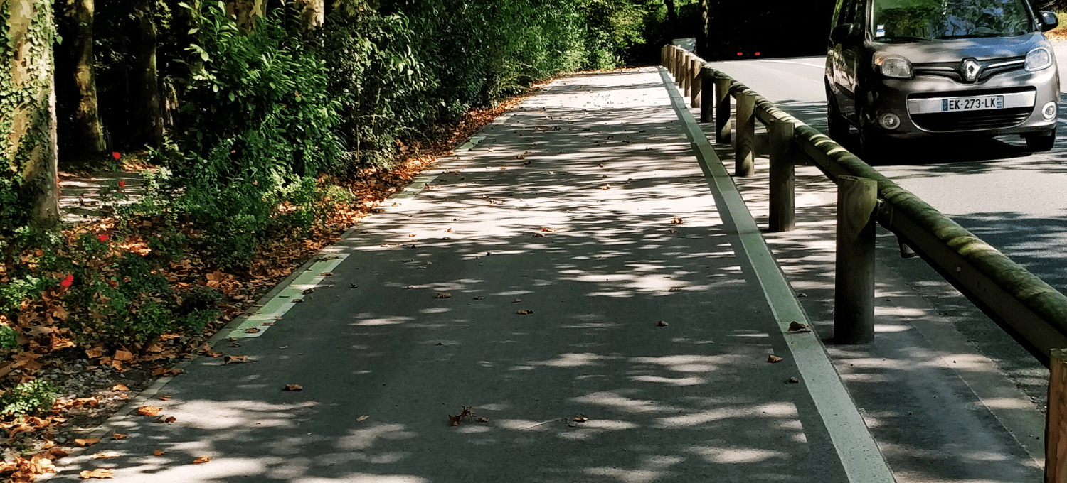 piste cyclable Urrugne avec peinture luminescente