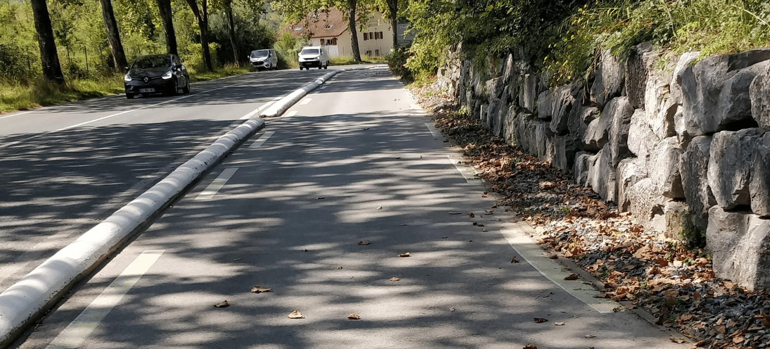 piste cyclable Urrugne avec peinture luminescente